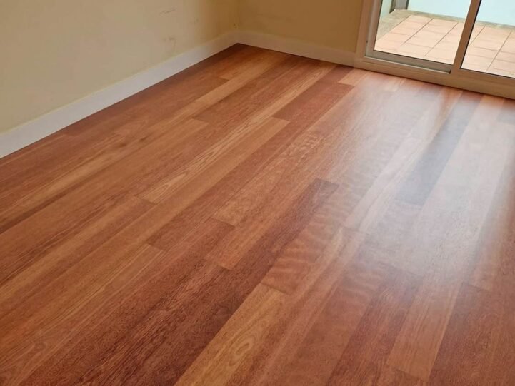 colocacion de tarima maciza